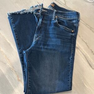 Mother Denim The Insider Crop Step
Wash-Teaming Up